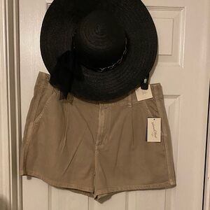 Universal Thread Tan Women's Shorts